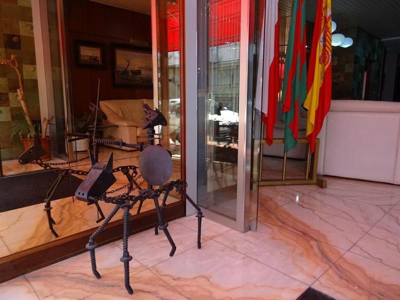 Hotel Marques De Santillana Torrelavega Zewnętrze zdjęcie